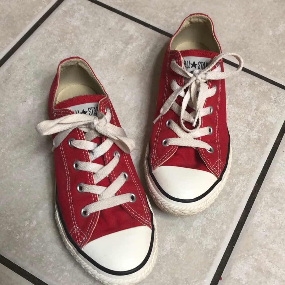 Red converse all star